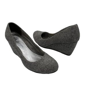 Chinese Laundry Gray Tweed Round Toe Wedge Slip On Heels Size 6 Women’s